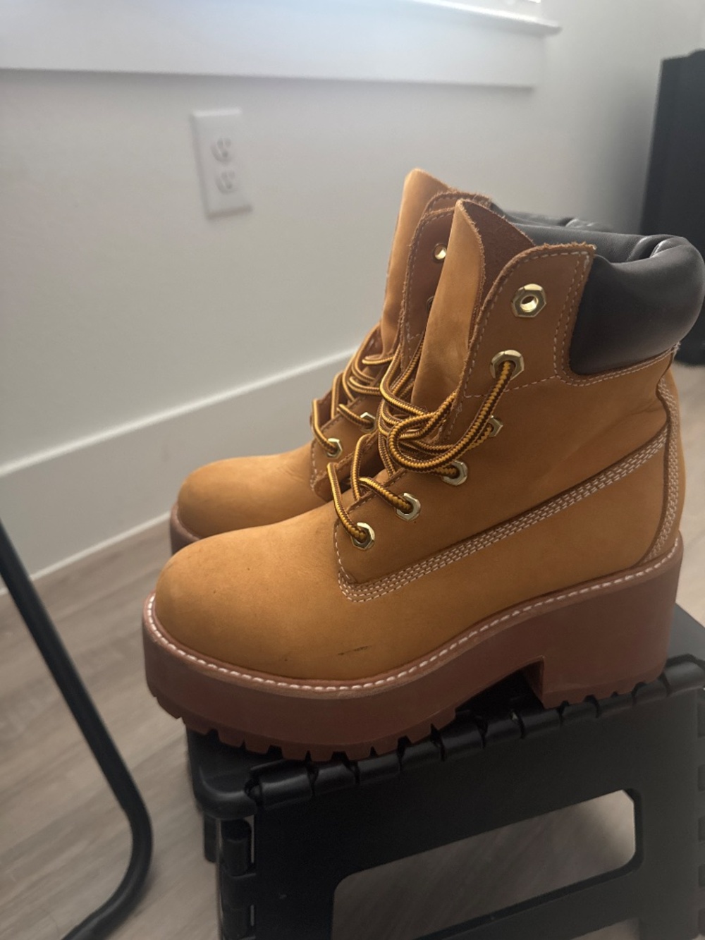 Boots - Picture 3 of 3